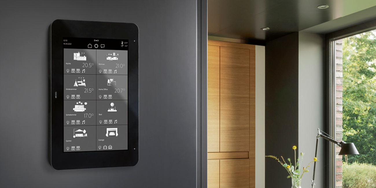 JUNG Smart Panel 8 bei Elektro Baumann in Waltershausen OT Schwarzhausen